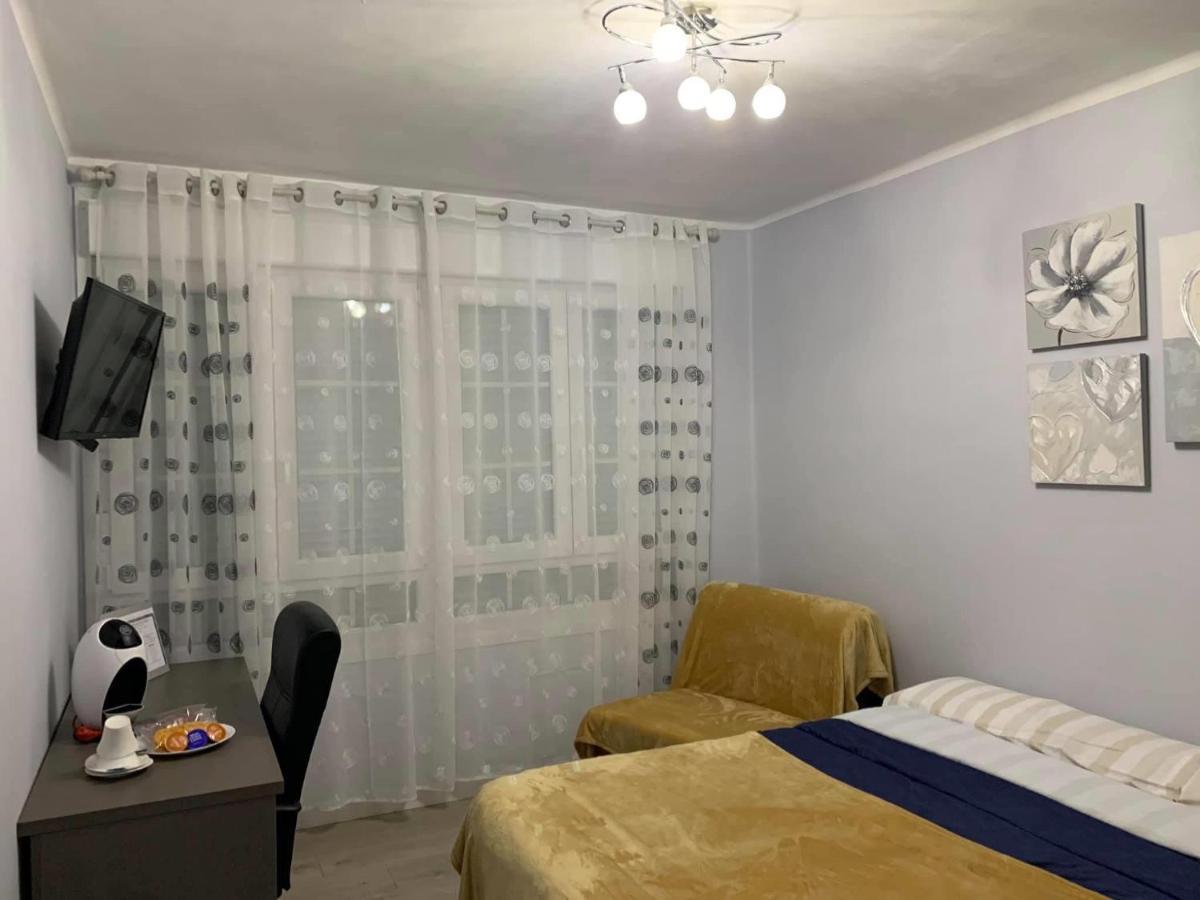 La Rosa Azul Rooms Ponferrada Bagian luar foto