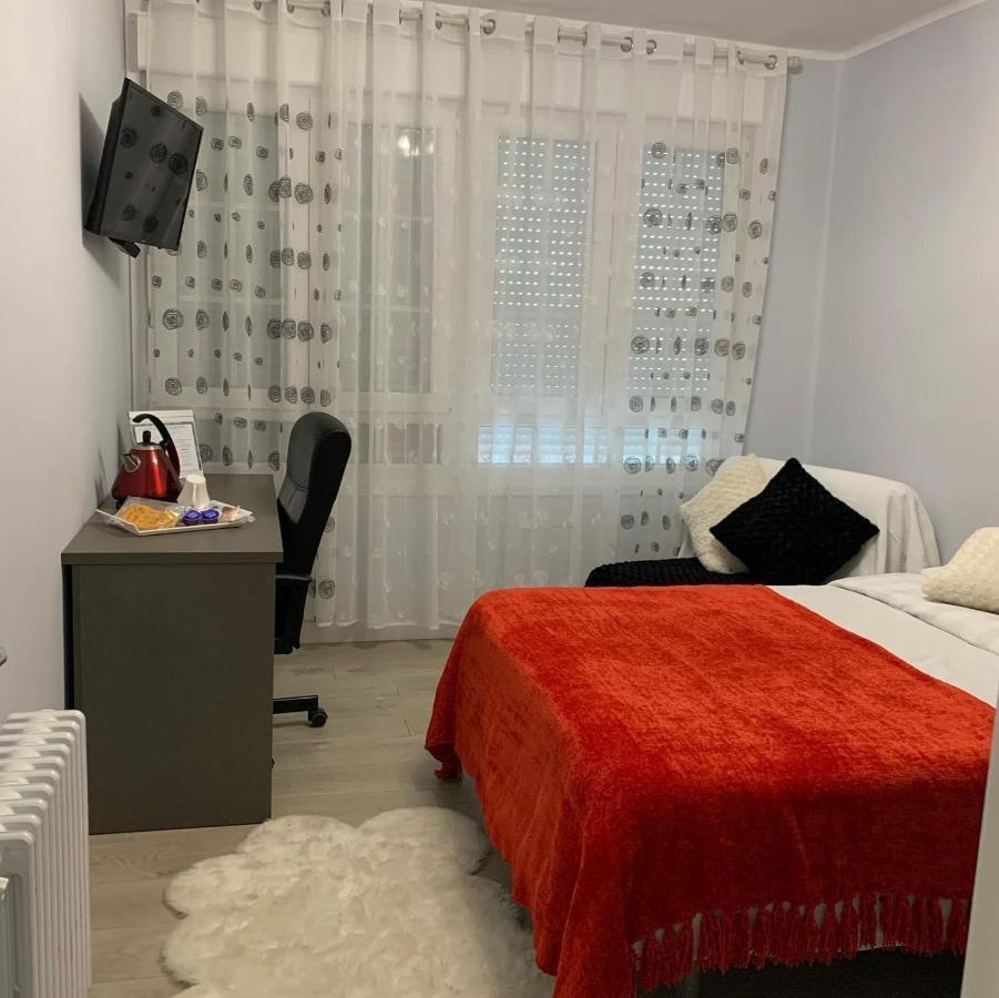 La Rosa Azul Rooms Ponferrada Bagian luar foto