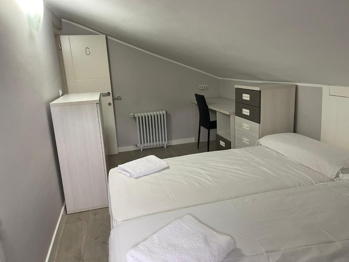 La Rosa Azul Rooms Ponferrada Bagian luar foto