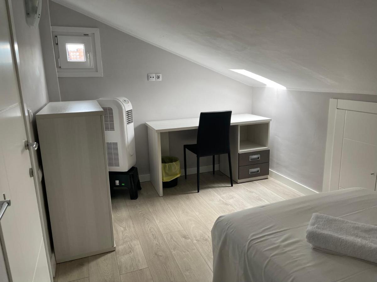 La Rosa Azul Rooms Ponferrada Bagian luar foto